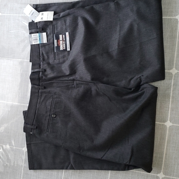 NWT Men's Dockers the original signature khaki classic fit pants, Size 3… - Picture 6 of 12